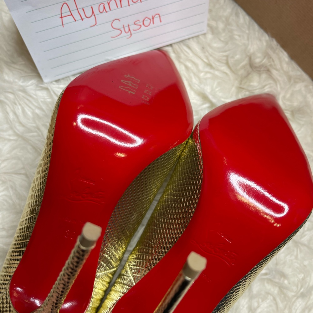 Christian Louboutin So Kate Metallic Pointed Toe Pump Sz 8